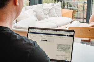 computer met Runnr.ai